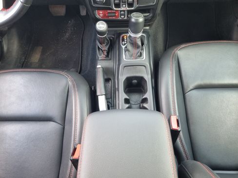 Used 2022 Jeep Gladiator Rubicon w/ LED Lighting Group AWD/4WD image 16