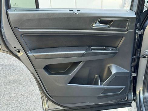 Used 2018 Volkswagen Atlas SE image 40