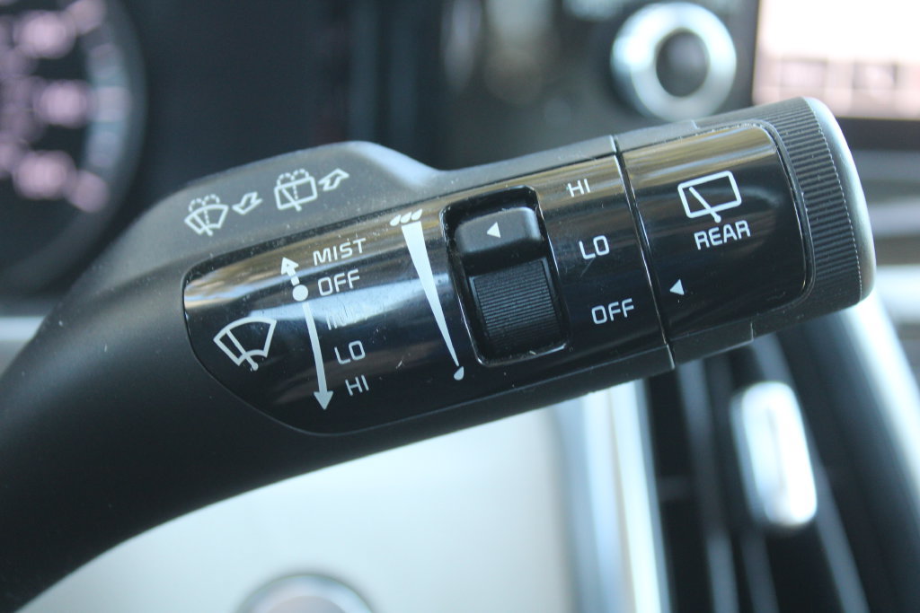 Certified 2023 Kia Sorento S w/ Panoramic Sunroof Package FWD image 31
