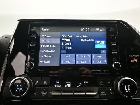 Used 2021 Toyota Highlander XSE FWD image 15