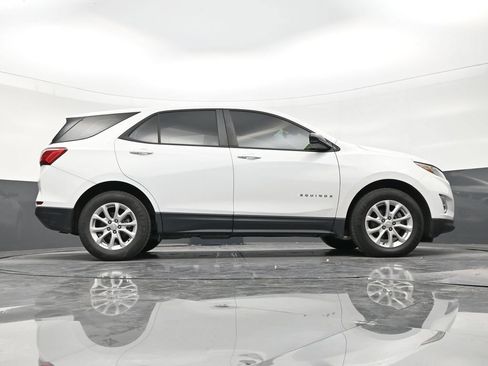 Used 2020 Chevrolet Equinox LS FWD image 25