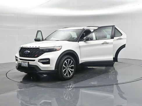 Used 2020 Ford Explorer ST w/ Premium Technology Package image 35