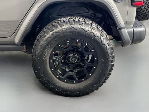 Used 2019 Jeep Wrangler Unlimited Rubicon AWD/4WD image 36