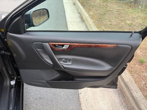 Used 2005 Volvo S60 2.5T image 21