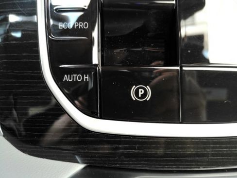 Used 2025 BMW X5 sDrive40i w/ M Sport Package RWD image 55