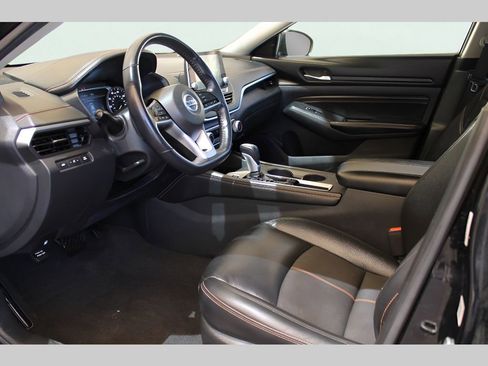 Used 2021 Nissan Altima 2.5 SR image 12