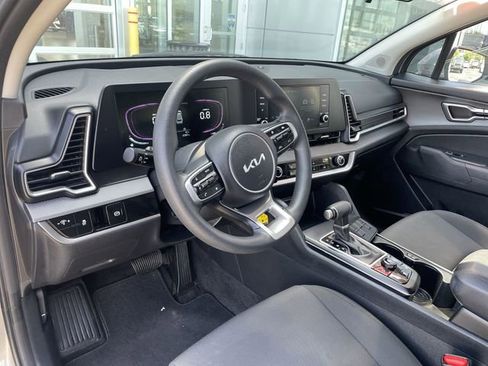 Used 2025 Kia Sportage LX FWD image 18