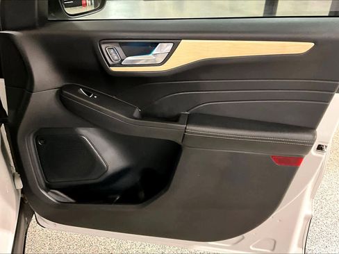 Used 2021 Ford Escape Titanium w/ Titanium Elite Package image 23