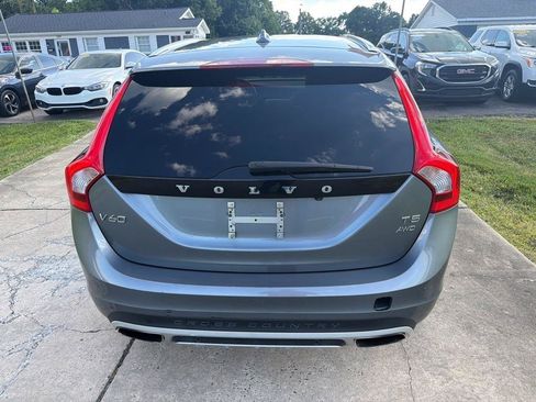 Used 2017 Volvo V60 T5 Cross Country w/ Convenience Package AWD/4WD image 9