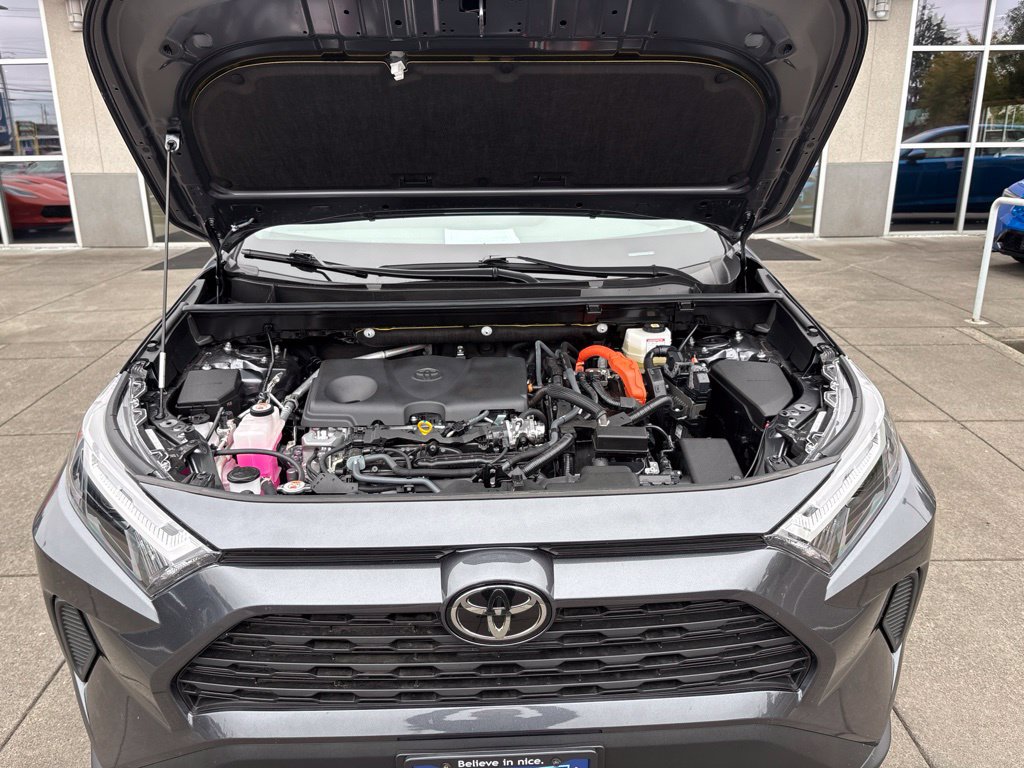 Used 2025 Toyota RAV4 LE AWD/4WD image 3