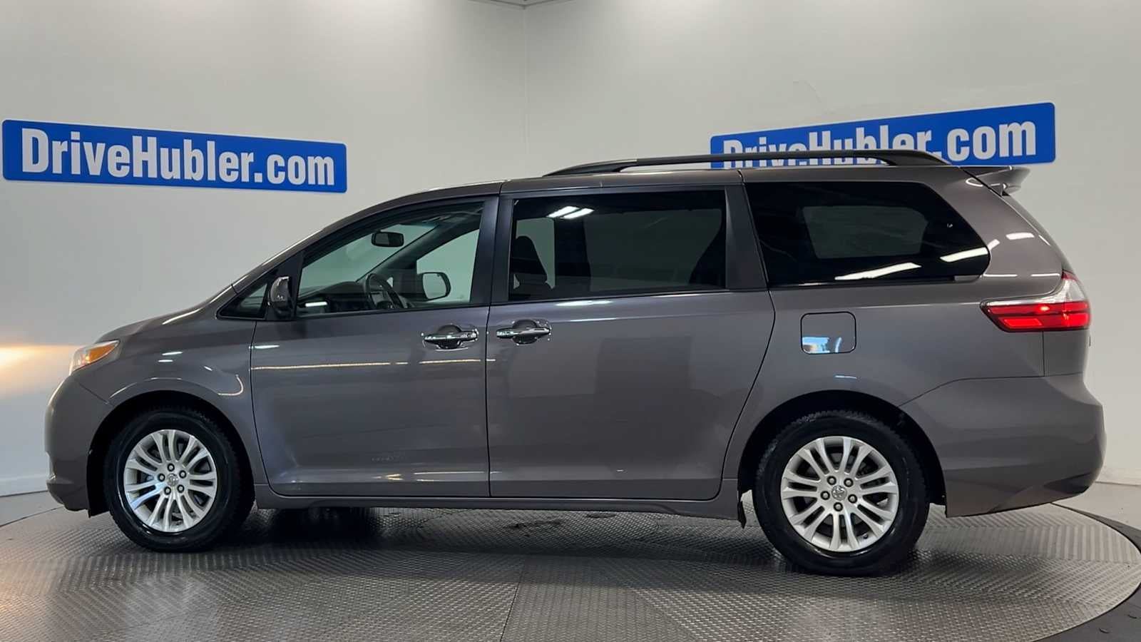 Used 2015 Toyota Sienna XLE FWD image 5