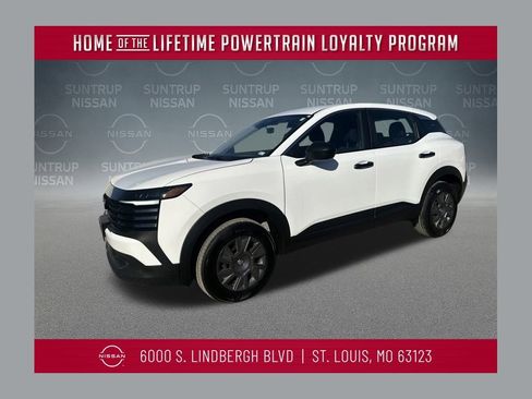 Used 2025 Nissan Kicks S image 1