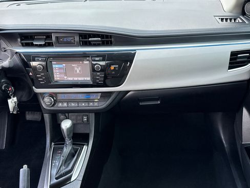 Used 2014 Toyota Corolla LE image 28