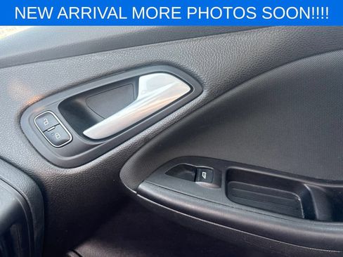 Used 2015 Ford Focus SE FWD image 13