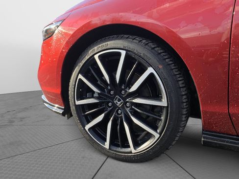 Used 2023 Honda Accord Touring image 9