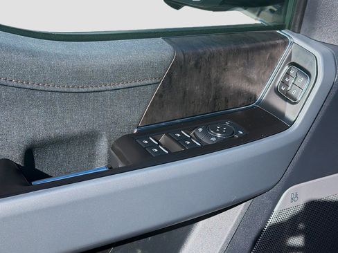 Used 2023 Ford F150 Lightning Lariat image 14