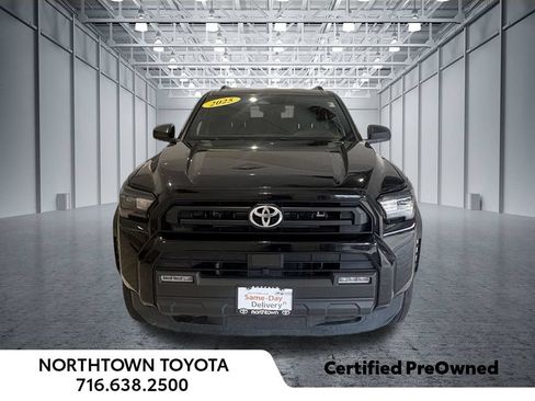 Used 2025 Toyota 4Runner SR5 AWD/4WD image 4