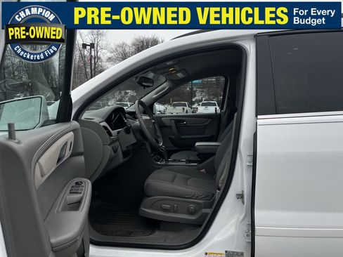 Used 2016 Chevrolet Traverse LT image 18
