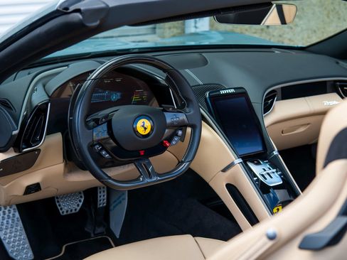 Used 2024 Ferrari Roma Spider RWD image 38