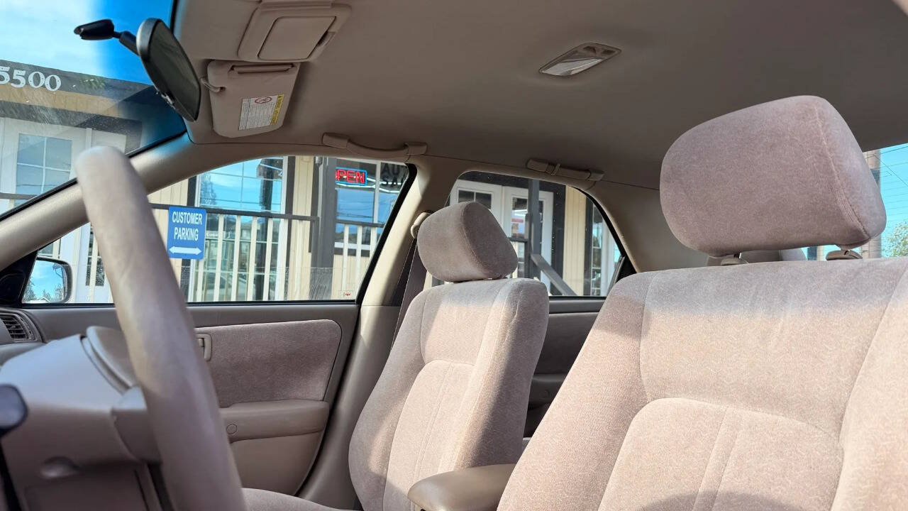 Used 1999 Toyota Camry LE w/ Value Pkg FWD image 13