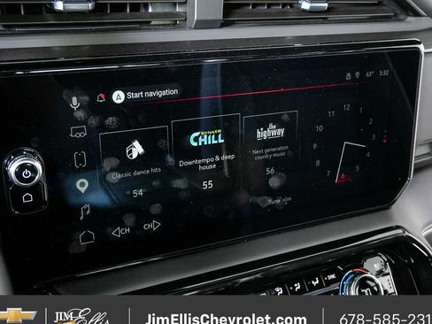 Used 2025 GMC Sierra 2500 AT4X AWD/4WD image 16