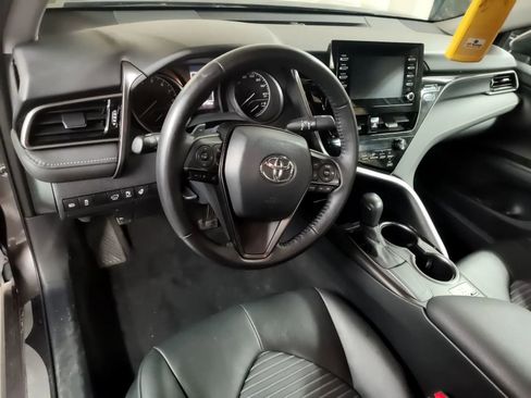 Used 2024 Toyota Camry SE image 6