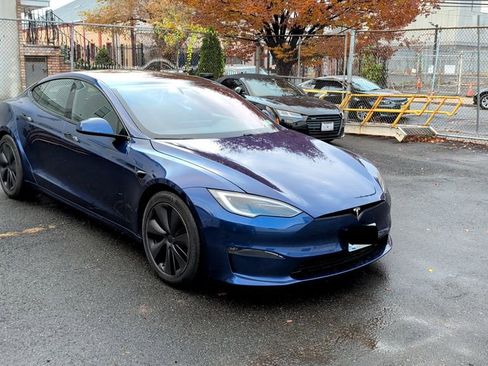 Used 2022 Tesla Model S image 1