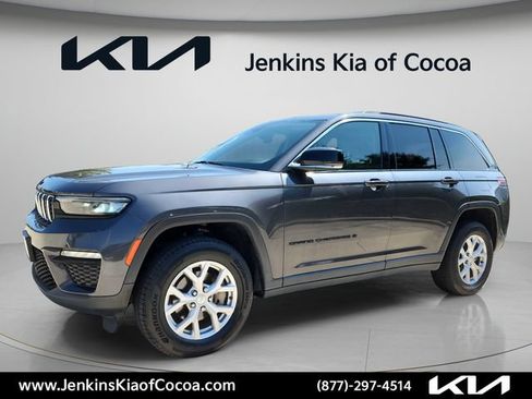 Used 2022 Jeep Grand Cherokee Limited AWD/4WD image 9