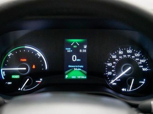 Used 2023 Toyota Sienna XLE image 26