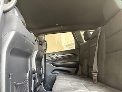 Used 2017 Jeep Grand Cherokee Laredo AWD/4WD image 34