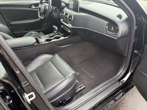 Used 2020 Kia Stinger GT-Line w/ Sun & Sound Package AWD/4WD image 9