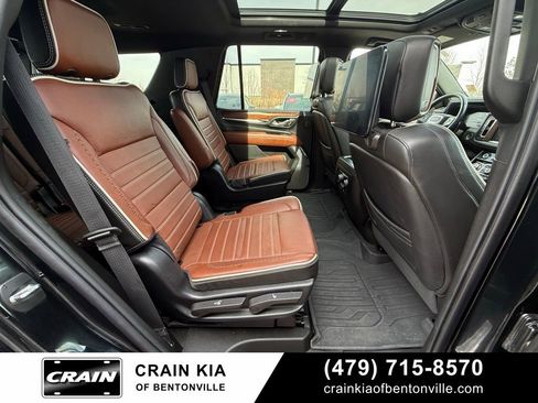 Used 2023 GMC Yukon Denali Ultimate image 33