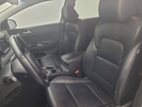 Used 2018 Kia Sportage EX image 17