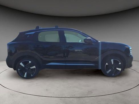 New 2026 Nissan Kicks SR w/ Cold Weather Package AWD/4WD image 9