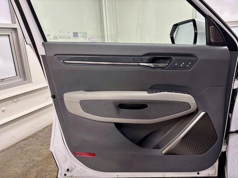 Used 2026 Kia EV9 Land AWD/4WD image 12