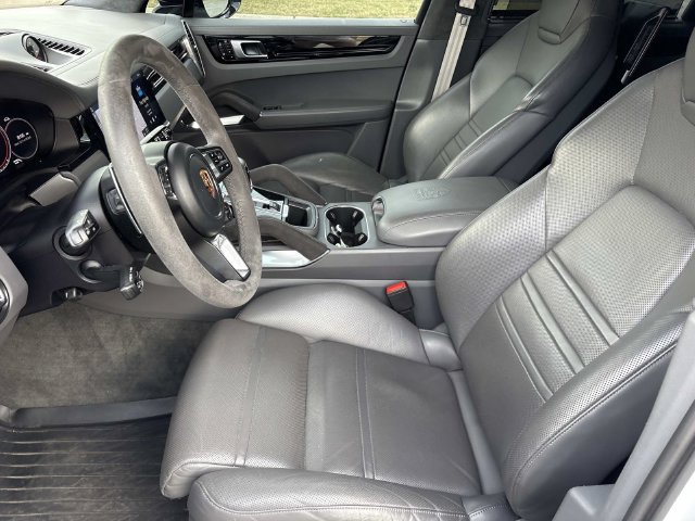 Used 2019 Porsche Cayenne Turbo AWD/4WD image 12