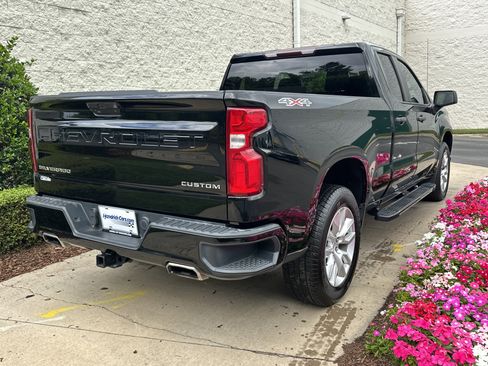 Used 2020 Chevrolet Silverado 1500 Custom w/ Custom Value Package AWD/4WD image 8