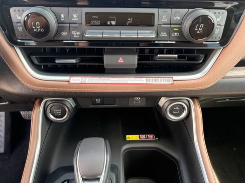 Used 2026 Toyota Grand Highlander AWD Hybrid image 17