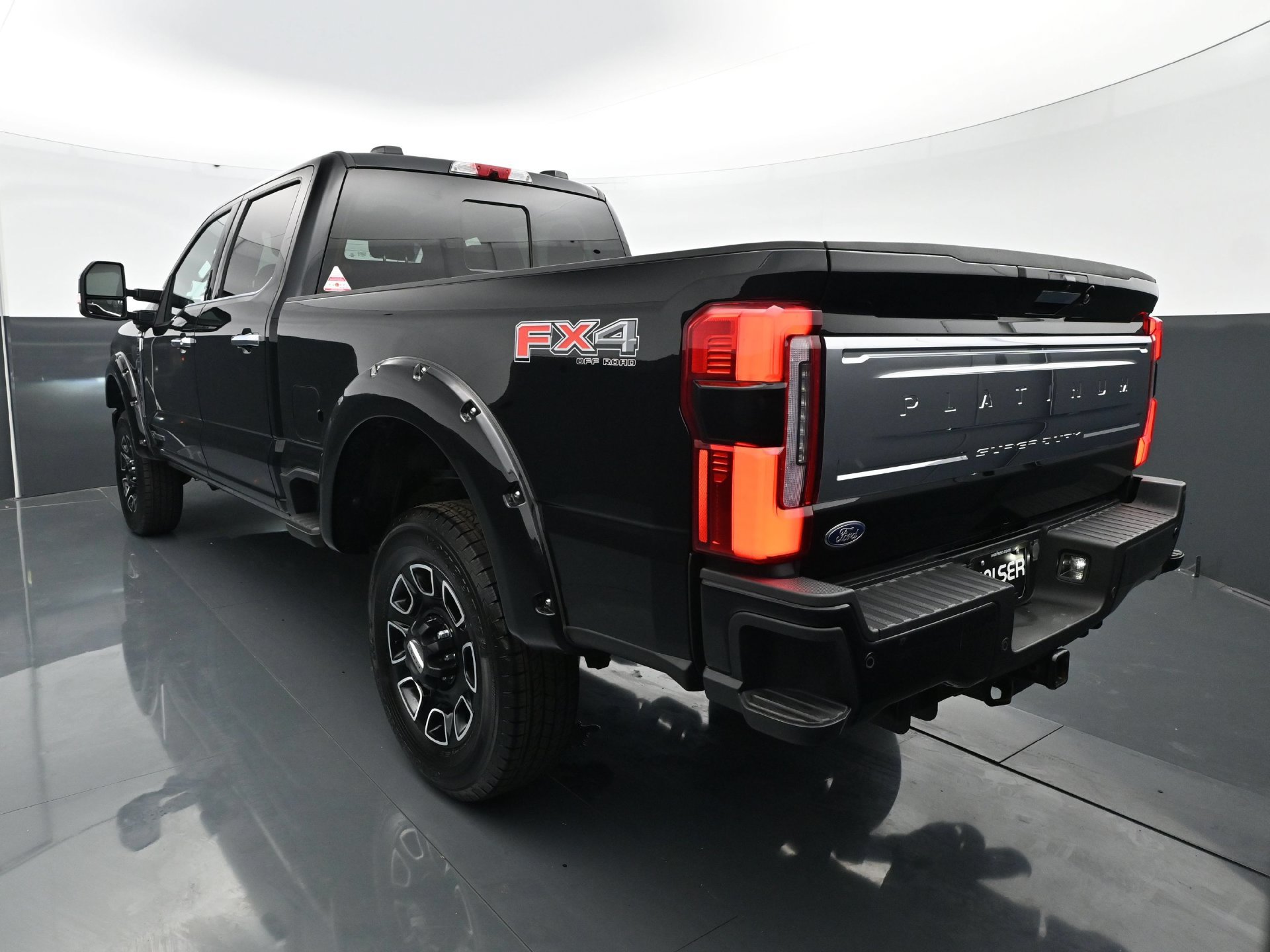 Used 2024 Ford F250 Platinum AWD/4WD image 5