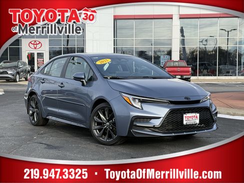 Used 2025 Toyota Corolla SE w/ SE Premium Package image 1