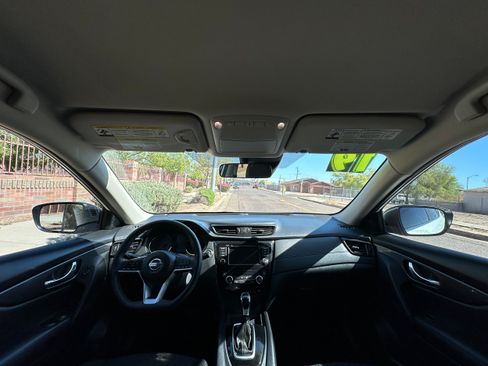 Used 2019 Nissan Rogue SV FWD image 13
