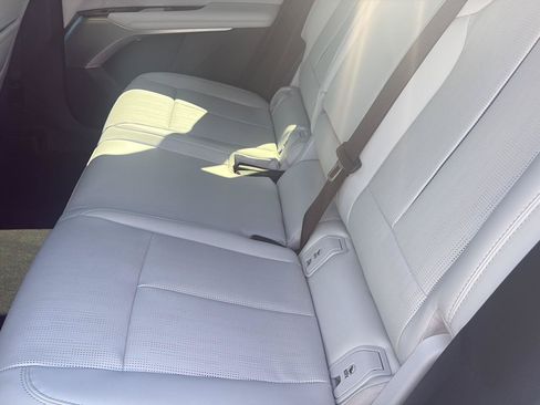 Used 2024 Cadillac Lyriq Luxury RWD image 31