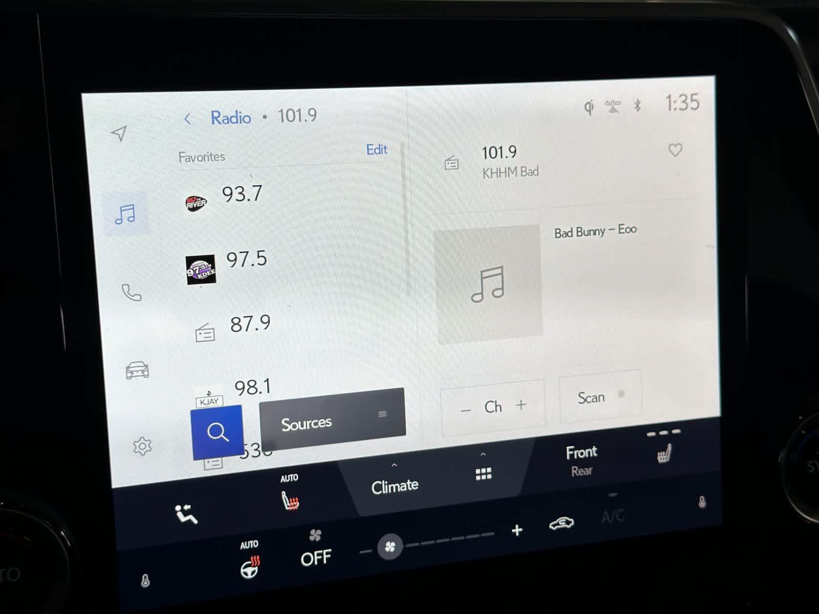 Used 2024 Lexus RX 350 FWD w/ Technology Package image 19