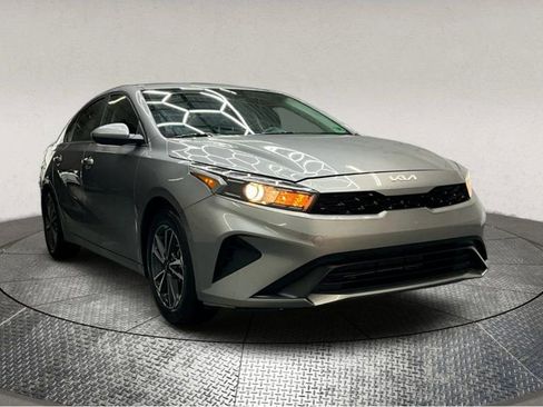 Used 2024 Kia Forte LXS image 2