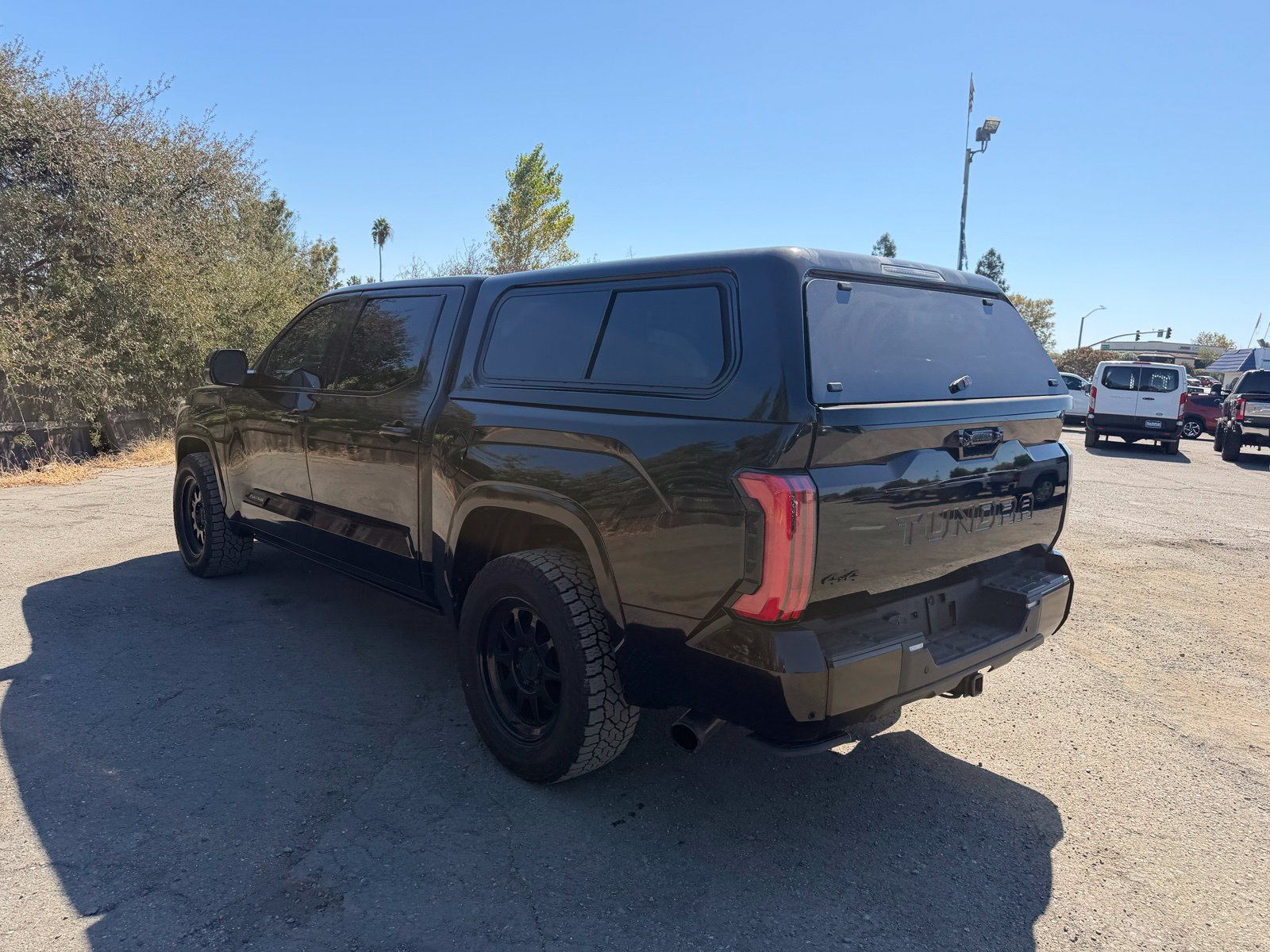 Used 2024 Toyota Tundra Platinum AWD/4WD image 3