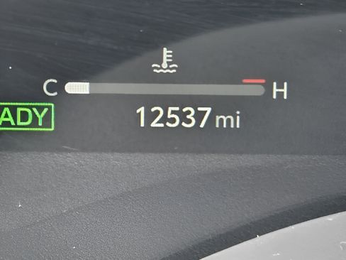 Used 2025 Toyota Sienna XSE w/ XSE Plus Package image 23