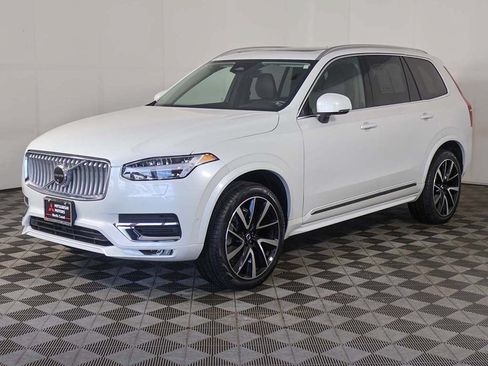 Used 2025 Volvo XC90 B5 Plus AWD/4WD image 12