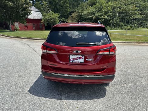 Used 2022 Chevrolet Equinox RS w/ Infotainment Package image 6