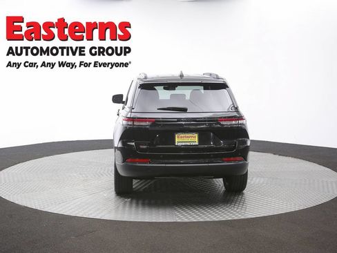 Used 2024 Jeep Grand Cherokee Altitude AWD/4WD image 37
