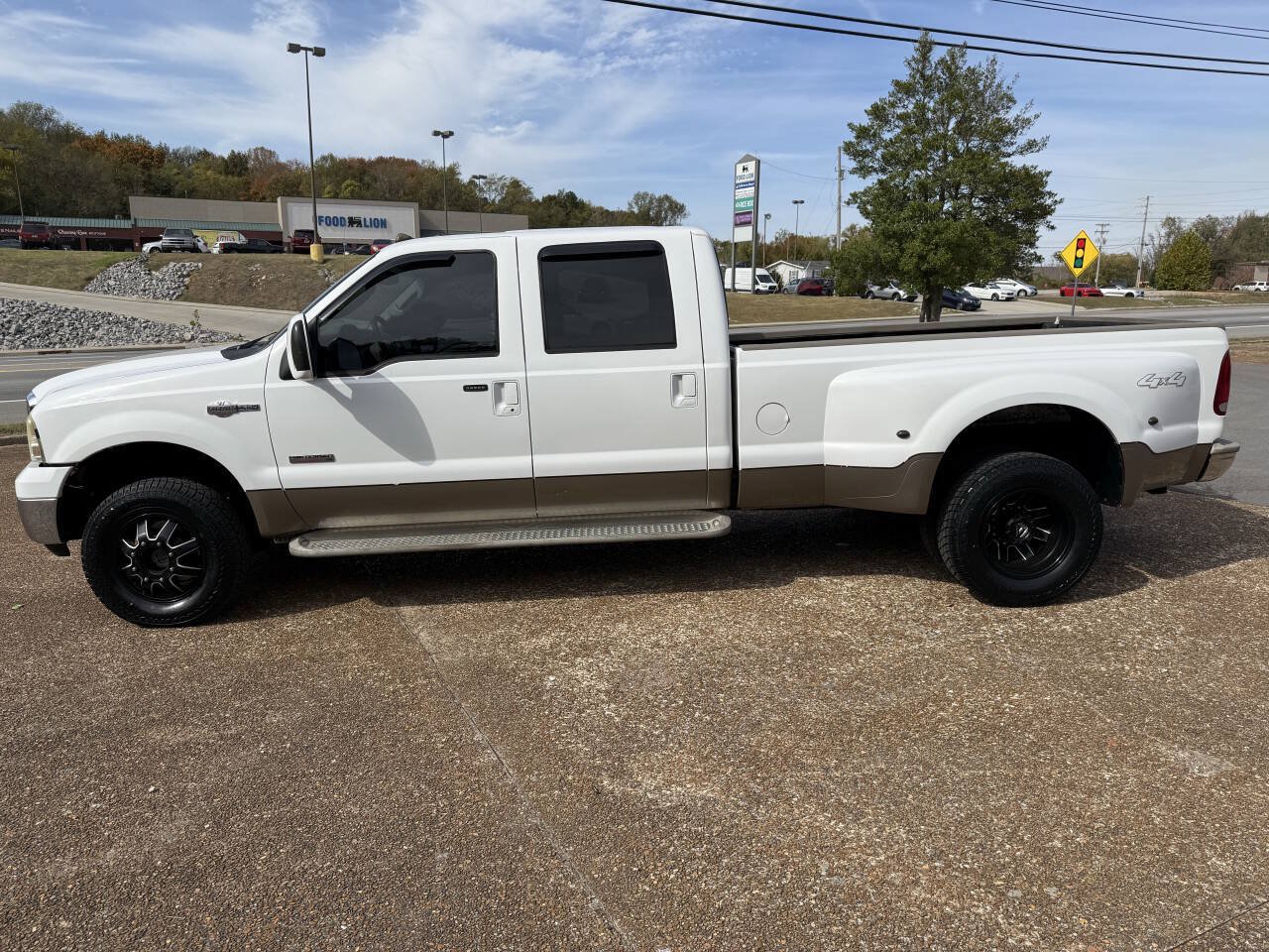 Used 2005 Ford F350 Lariat AWD/4WD image 6